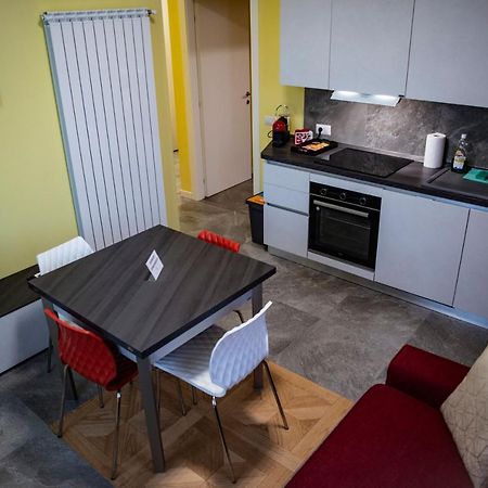 Casa Flavia Lägenhet Rozzano Exteriör bild